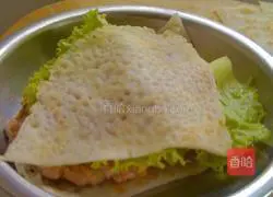 Illustration of how to stuff noodles with meat 5