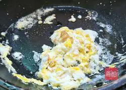 Fried rice with ham, sausage and eggs Illustration of how to do it 4