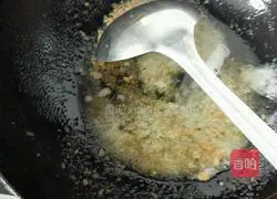 Illustration of how to make glazed steamed buns 2