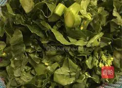 Illustration of how to make kale fried rice 3