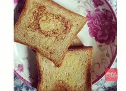 Illustration of how to make egg, ham and meat floss sandwich 3