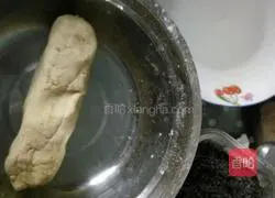 Illustration of how to make pumpkin, peanut and sesame glutinous rice balls 10