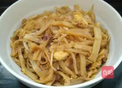 Illustration of how to make fried pancakes 12