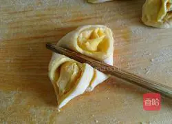 Illustration of how to make colorful steamed buns (pumpkin noodles) 13