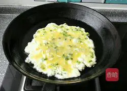 Illustration of how to make goose egg sticky cake 9