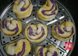 Three-color flower roll steamed buns Illustration of how to do it 8