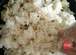 Illustration of how to make egg fried rice 2
