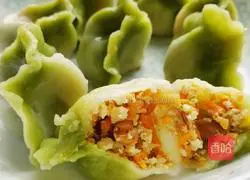 Illustration of how to make cabbage (Baicai) dumplings 1
