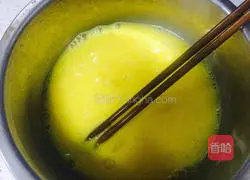 Illustration of how to make cabbage and egg dumplings 2