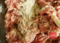 Illustration of how to make pork and cabbage buns 5