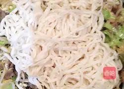 Illustration of how to make beef and vegetable fried noodles 18