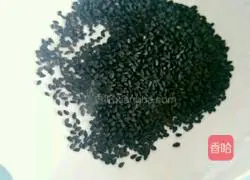 Illustration of how to make milky black sesame steamed buns 1