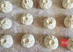 Illustration of how to make seafood buns 13