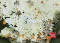 Illustration of how to make egg fried rice 3