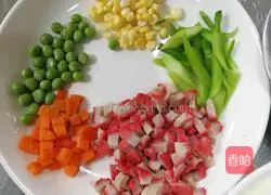 Illustration of how to make barbecued pork and kale fried rice 1