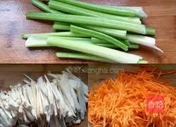 Illustration of how to make pork and king oyster mushroom dumplings 6