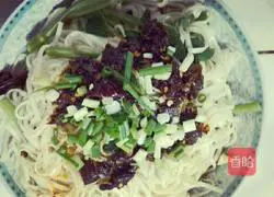 Illustration of how to make diced chicken noodles 4