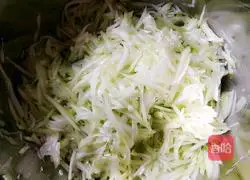 Illustration of how to make gourd egg pancake 4