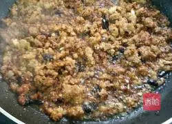 Illustration of Homemade Minced Pork Noodles 5