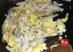 Illustration of how to make salt and pepper pancakes 6