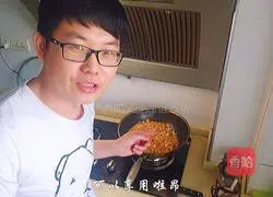 Illustration of how to make egg fried rice 11