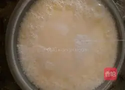Illustration of how to make tender corn jelly 3