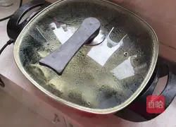 Illustration of how to make broccoli stuffed dumplings 9