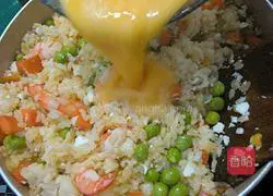 Illustration of how to make slap fried rice 16