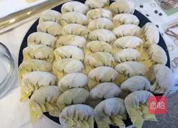 Illustration of how to make wontons 14