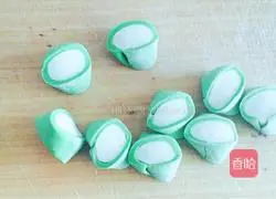 Illustration of making jade cabbage dumplings 7