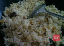 Illustration of how to make colorful fried rice 7
