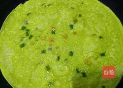 Illustration of how to make celery leaf egg cake 9