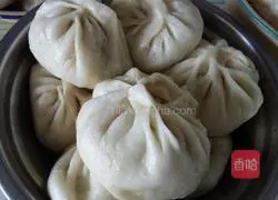 Illustration of how to make gourd pork buns 11