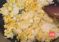 Illustration of how to make ginger egg fried rice 5