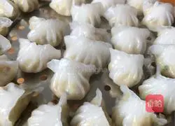Illustration of how to make crystal dumplings 9