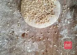 Illustration of how to make banana bean paste cake 7