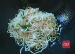 Illustration of how to make fried noodles 9
