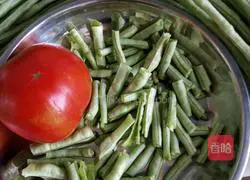 Illustration of braised rice with beans and tomatoes 2