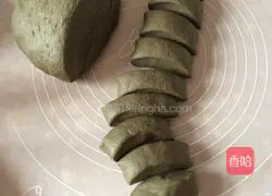 Illustration of how to make black sesame and brown sugar steamed buns 8