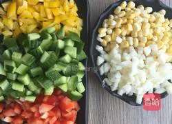 Illustration of how to make shrimp, meat and pineapple fried rice 2