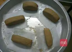 Illustration of how to make brown sugar steamed buns 10