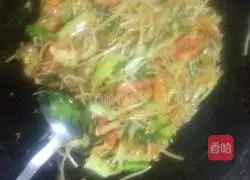 Illustration of how to make fried noodles