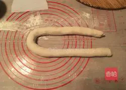 Illustration of how to make pork and cabbage dumplings 13