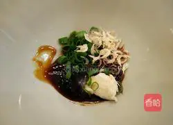 Illustration of how to make seaweed and shrimp skin wontons 1