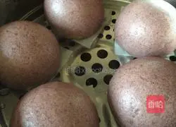 Illustration of how to make black rice steamed buns 12