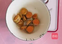 Illustration of how to make sweet potato, red bean and lotus seed pie 3