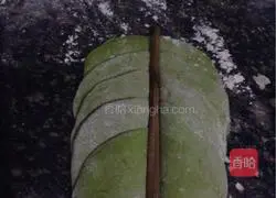 Illustration of how to make rose steamed buns 8