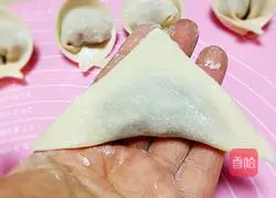 Cat Ear Wonton ~ Celery and Fresh Meat Filling Recipe Illustration 3