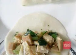 Illustration of how to make dumpling skin pot stickers 9