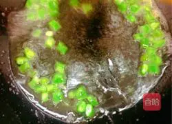 Illustration of how to make fried rice with crab meat, sticks and eggs 4